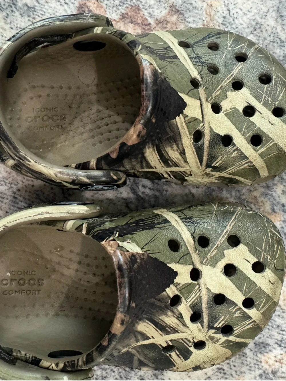 Kids Camo Slip-On Clogs in Green